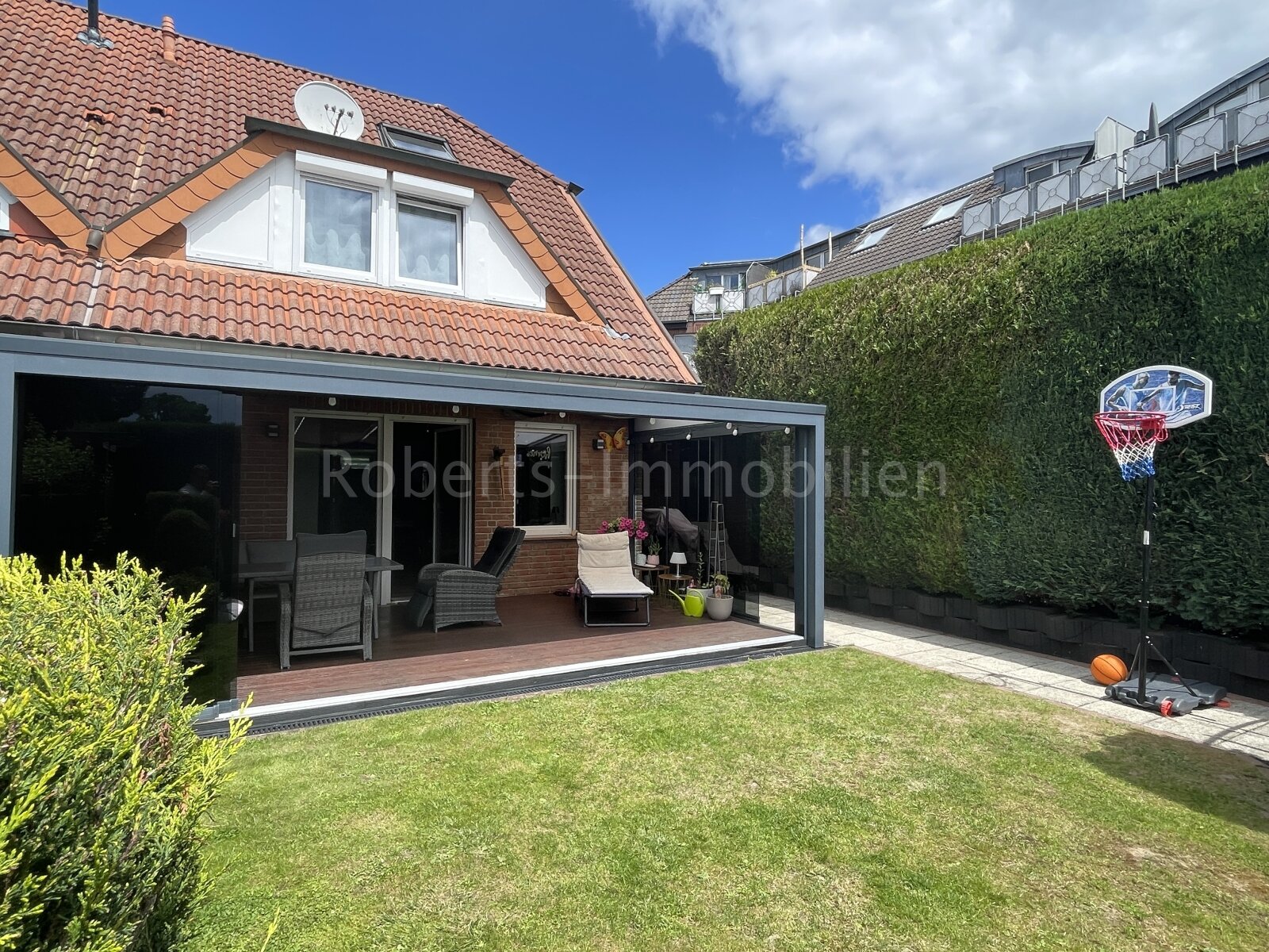 schönes Wohnen in St. Tönis + Reihenendhaus mit Carport und Stellplätzen + schönes Wohnen in St. Tönis + Reihenendhaus mit Carport und Stellplätzen +